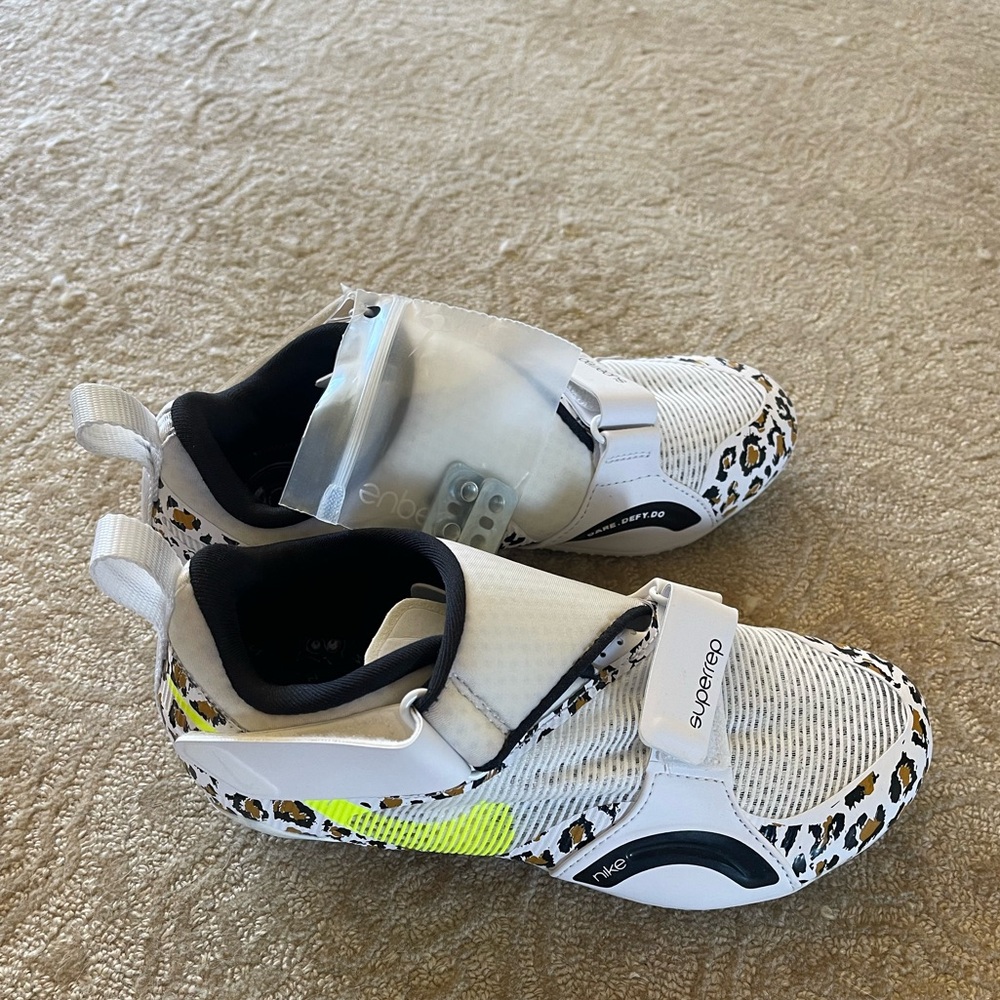 Nike cycling shoes. NWOT. Size US 6.
